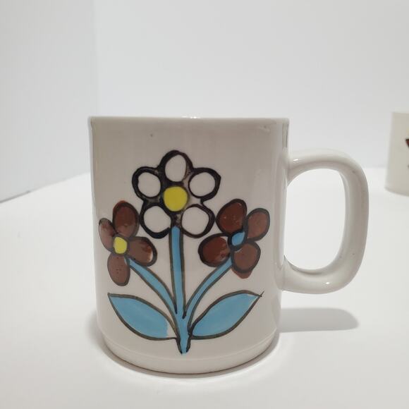 Vtg MCM Floral Stoneware Mugs Blue Brown & Yellow 4oz China 4 Floral Patterns - Picture 13 of 15